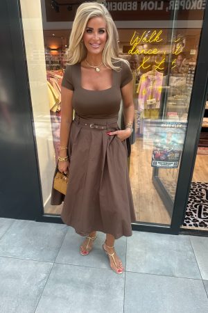 Basic top vierkante hals bruin