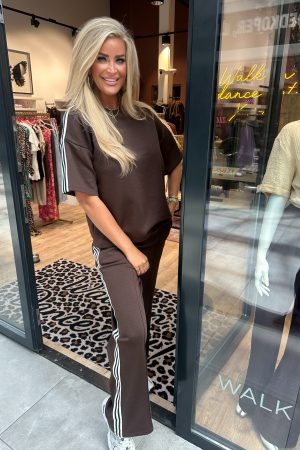 Alternative view of Jogger Laris bruin