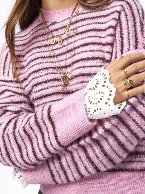Witte embroidery manchetten